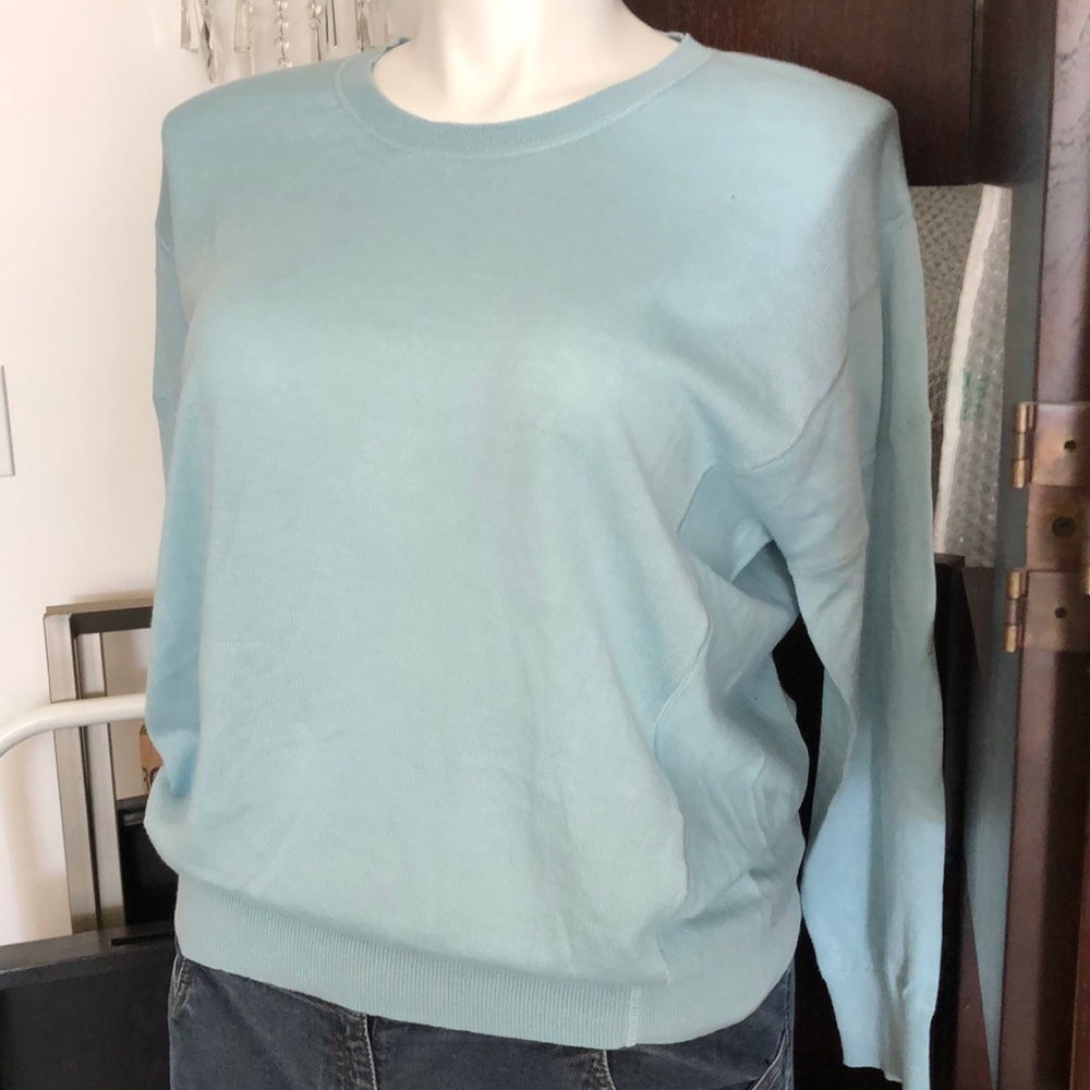 PURE DNKY LIGHTWEIGHT SWEAER TOP NWT sz L